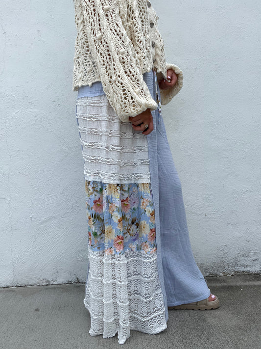 The Destiny Floral Pants - BLUE